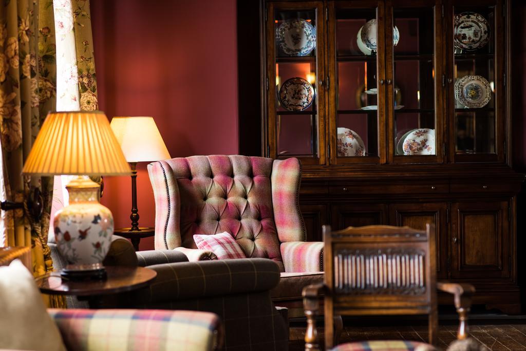 Balmoral Arms Hotel Ballater Kültér fotó